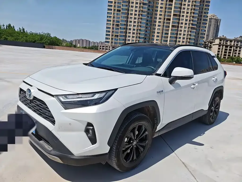 Toyota RAV4 — фото 1
