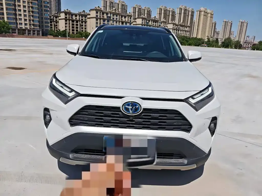Toyota RAV4 — фото 8