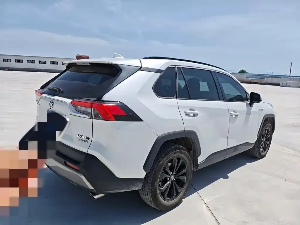 Toyota RAV4 — фото 2