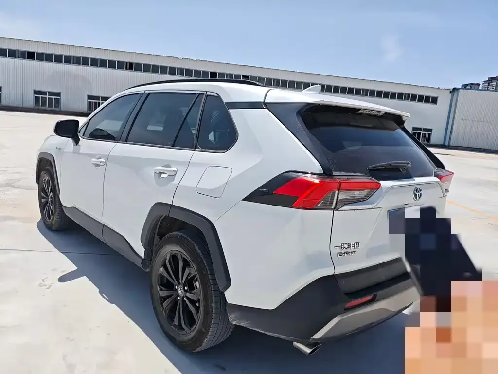 Toyota RAV4 — фото 3