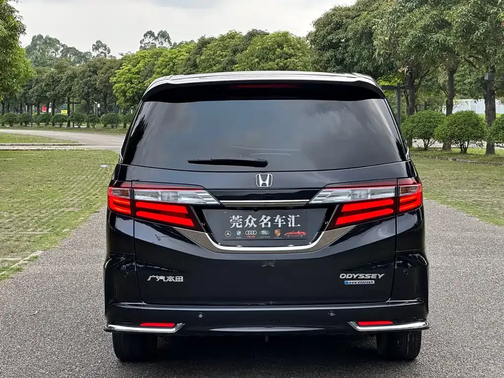 Honda Odyssey — фото 5