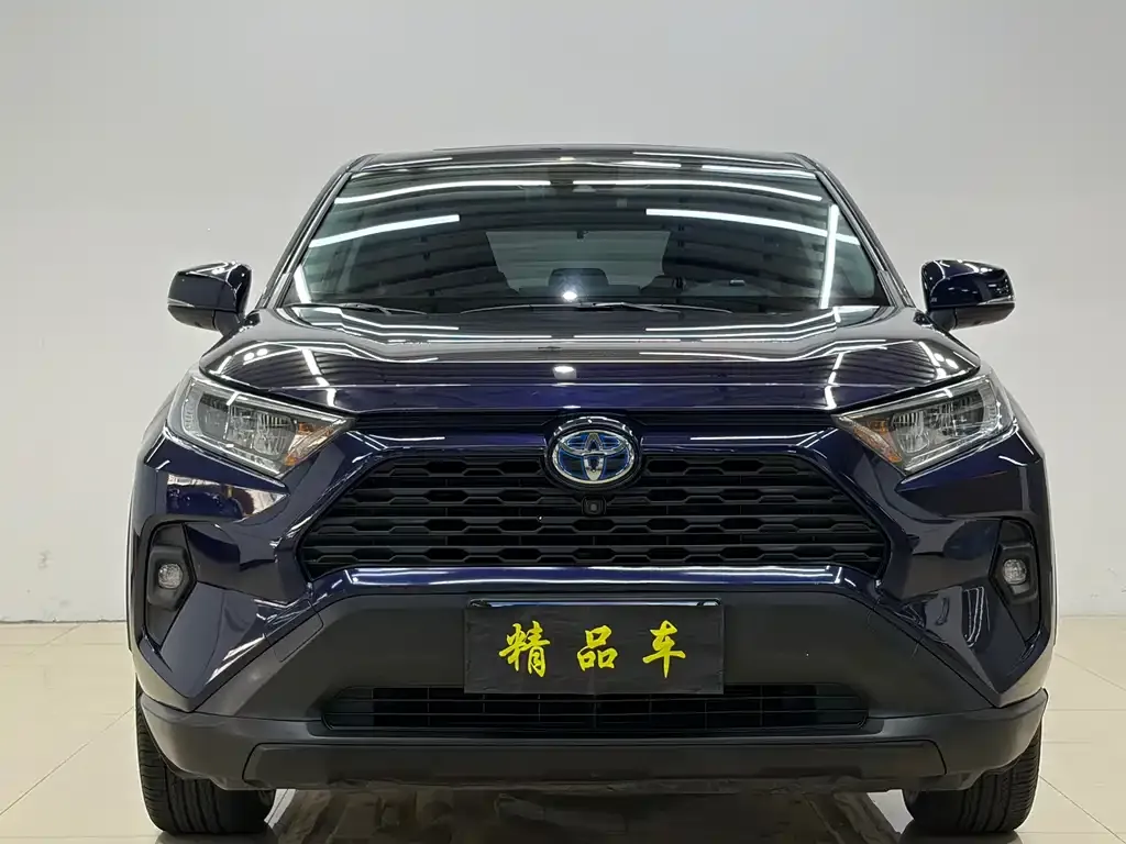 Toyota RAV4 — фото 5