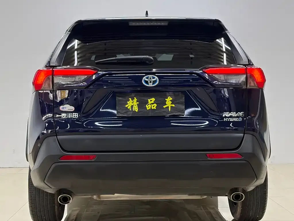 Toyota RAV4 — фото 4