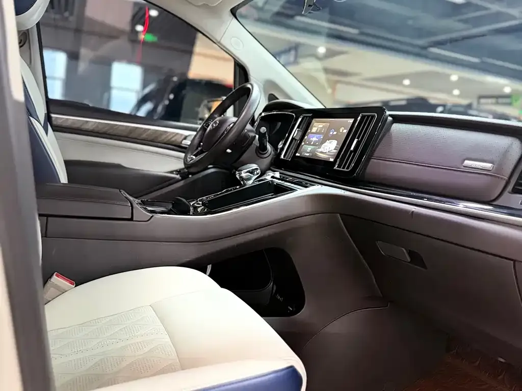 GAC Motor Trumpchi M8 — фото 5