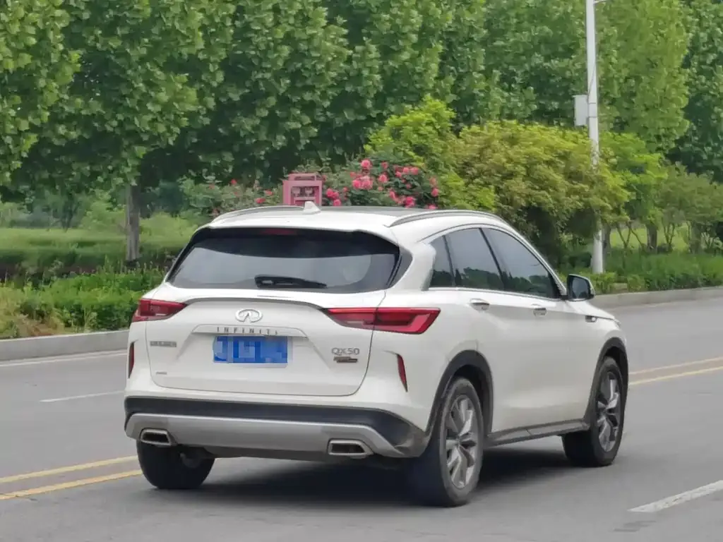Infiniti QX50 2022 из CN, фото 3