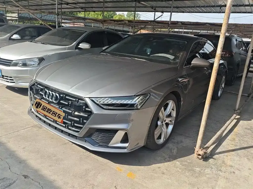 Audi A7L — фото 1