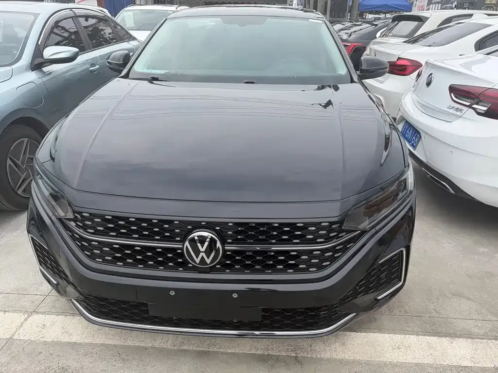 Volkswagen Passat 2023 из CN, фото 7