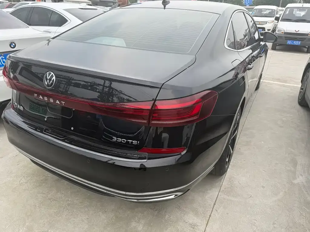 Volkswagen Passat 2023 из CN, фото 10