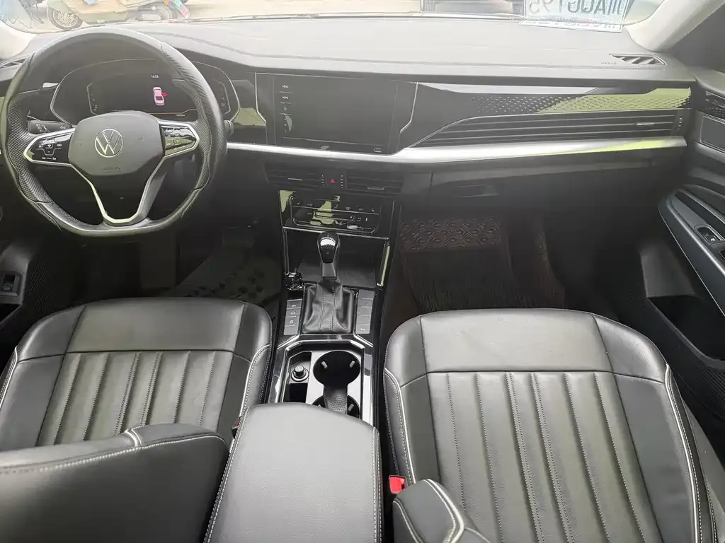 Volkswagen Passat 2023 из CN, фото 3