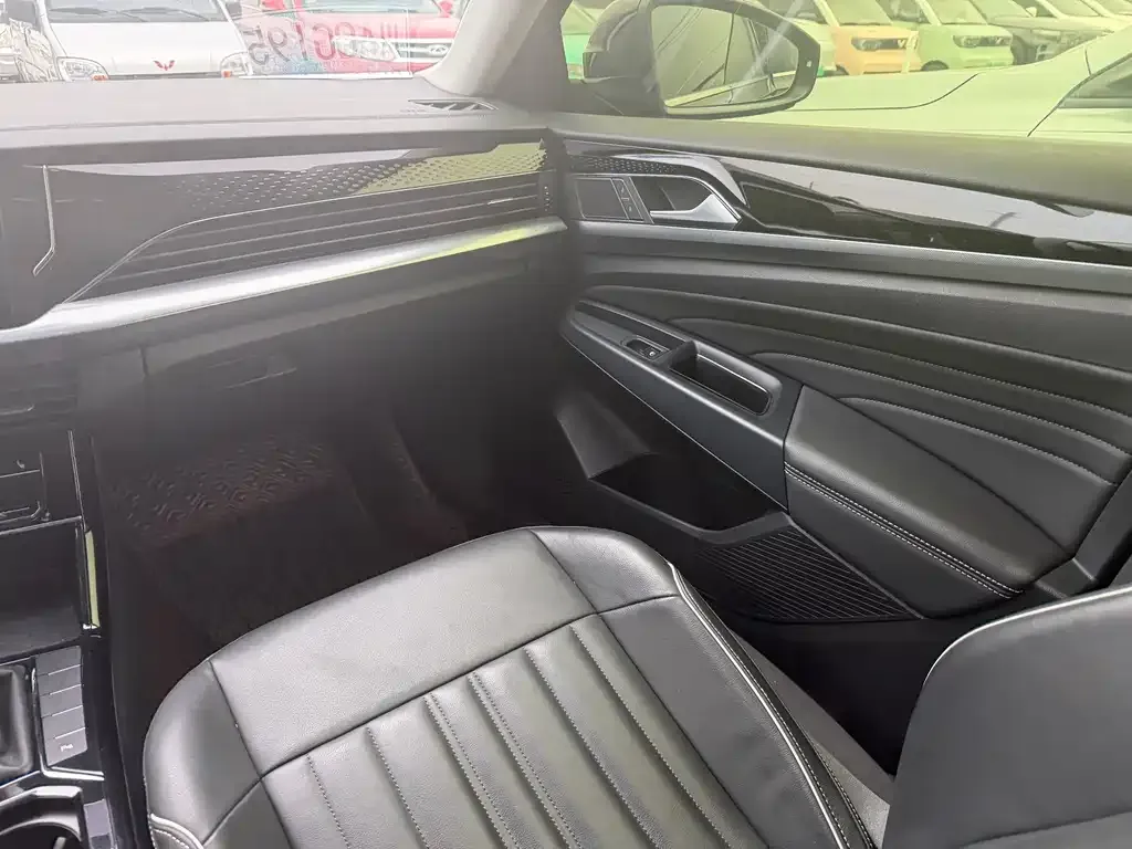 Volkswagen Passat 2023 из CN, фото 9