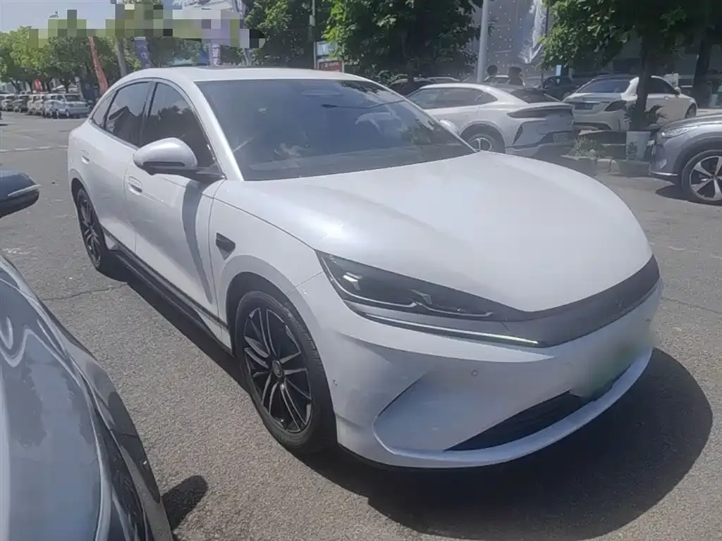 BYD Qin L — фото 9