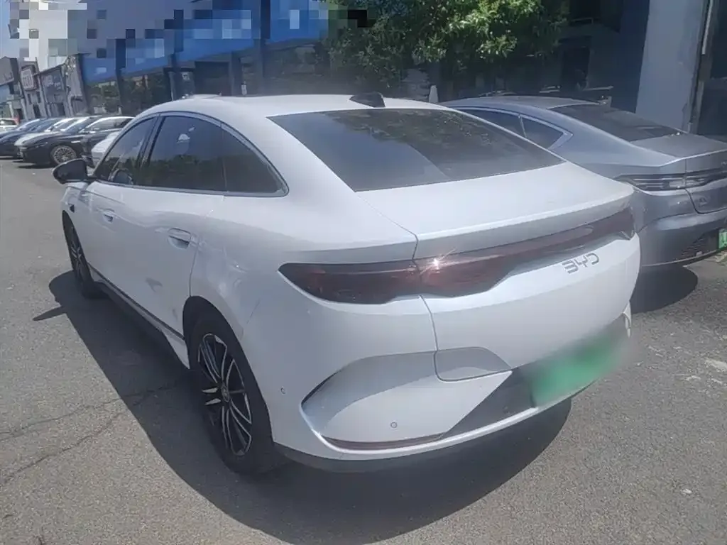 BYD Qin L — фото 10