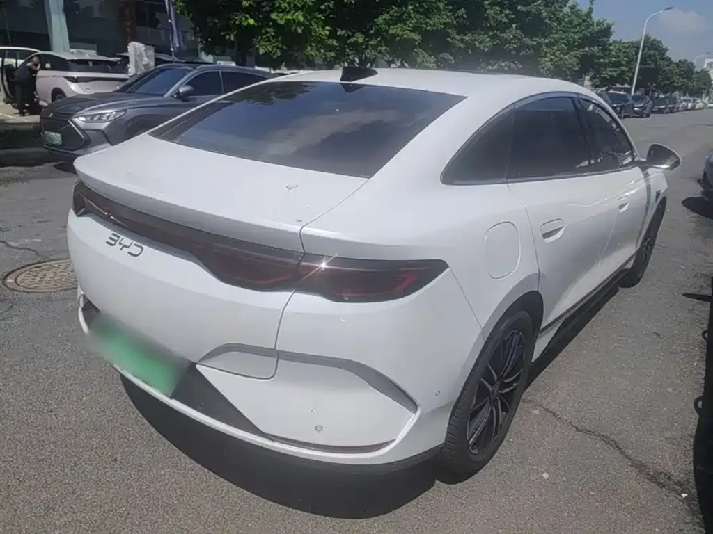 BYD Qin L — фото 6