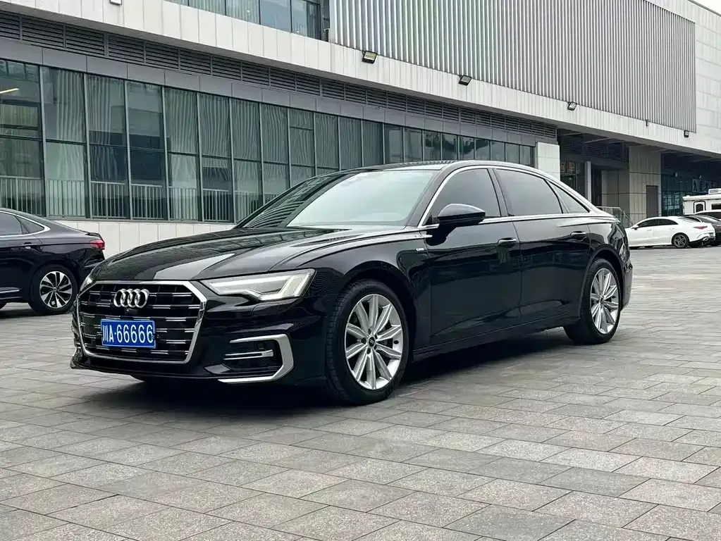 Audi A6L — фото 1