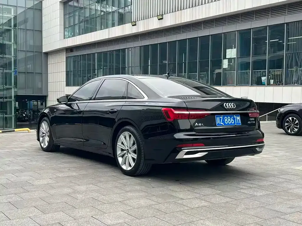 Audi A6L — фото 8