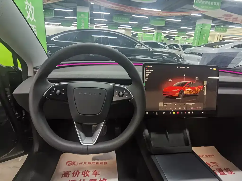 Tesla Model 3 — фото 10