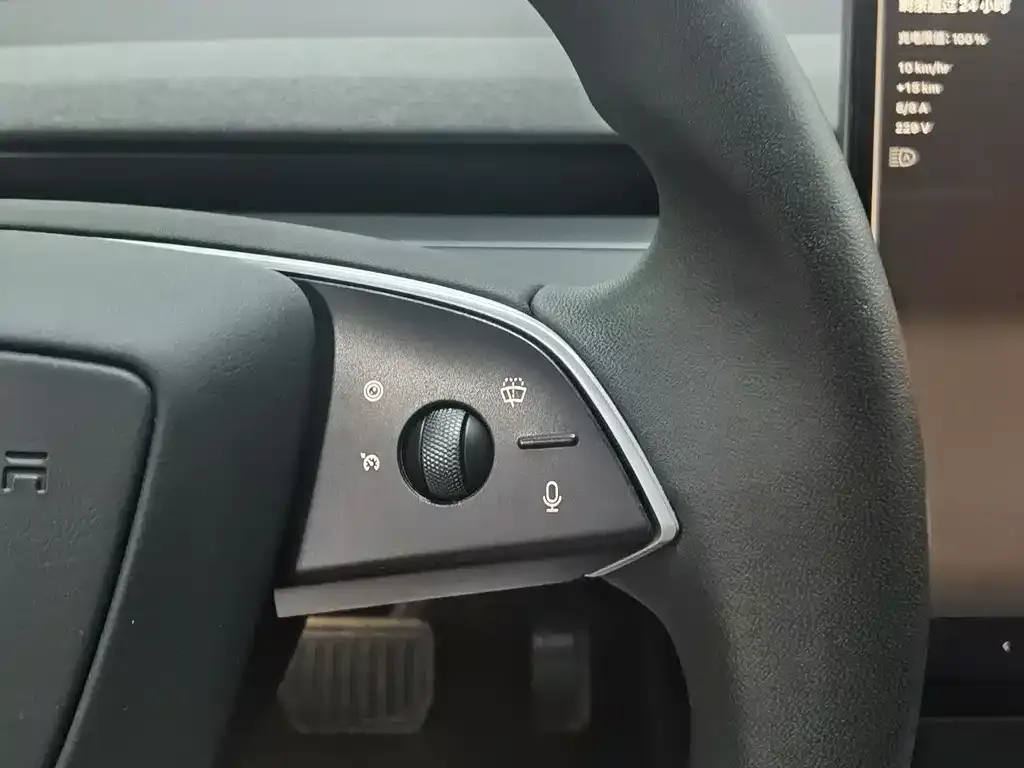 Tesla Model 3 — фото 4