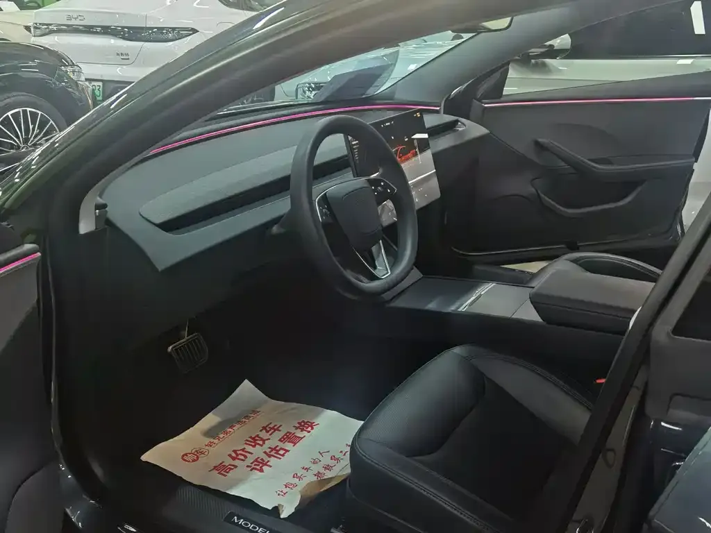 Tesla Model 3 — фото 6