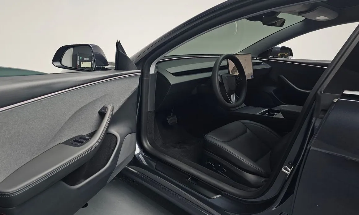 Tesla Model 3 — фото 8