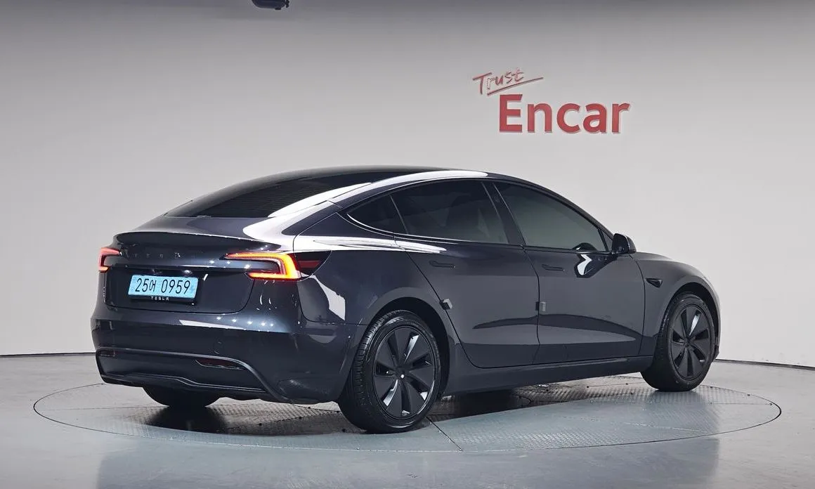 Tesla Model 3 — фото 2
