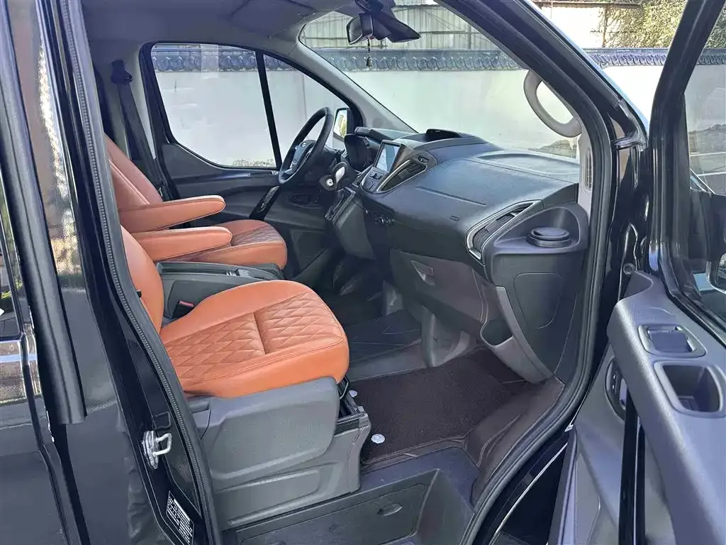 Ford Tourneo 2023 из CN, фото 7