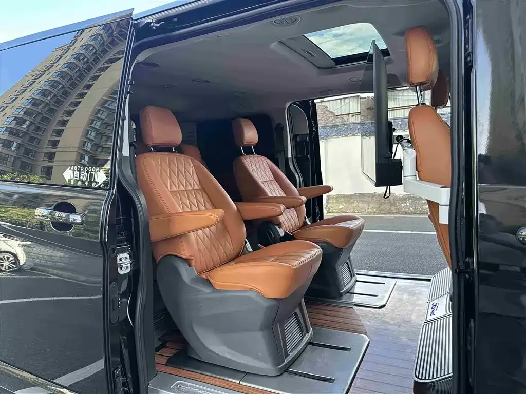 Ford Tourneo 2023 из CN, фото 4