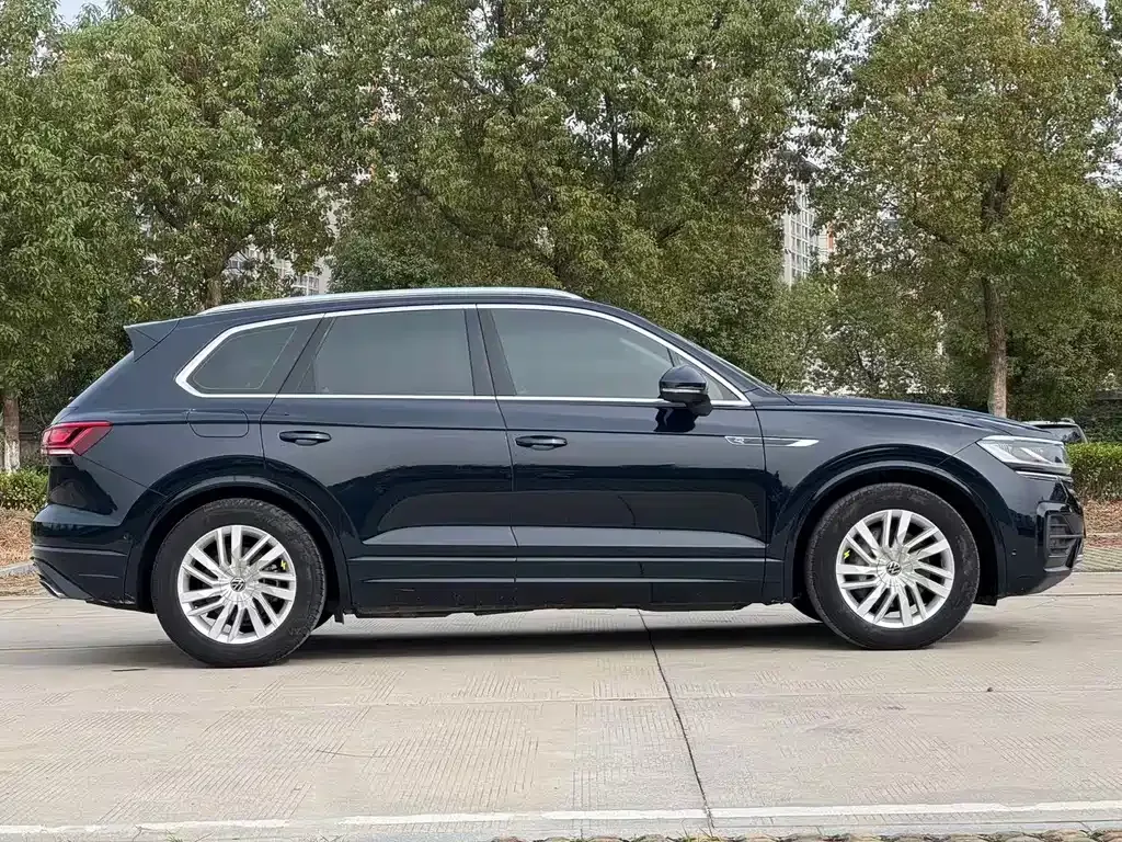 Volkswagen Touareg 2022 из CN, фото 10