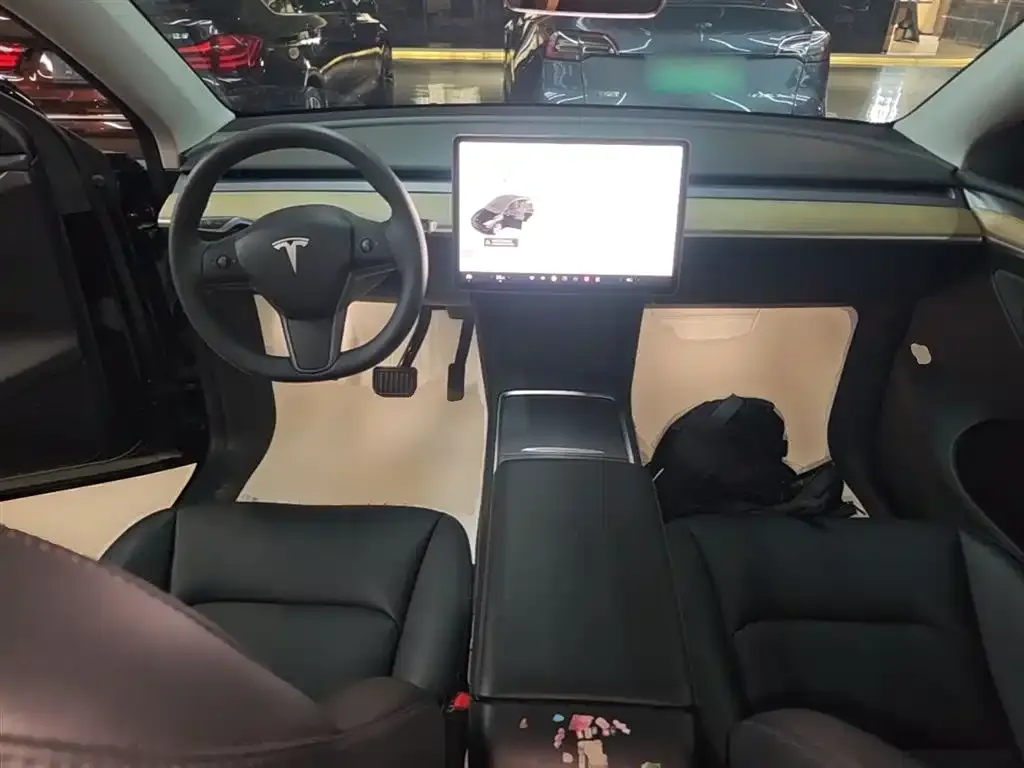 Tesla Model Y — фото 2