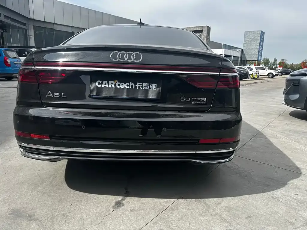 Audi A8 — фото 6