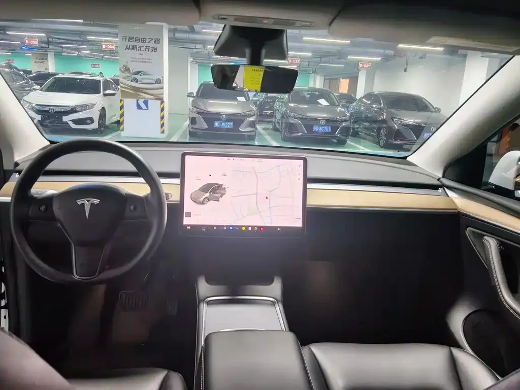 Tesla Model Y — фото 6