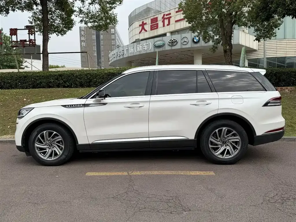 Lincoln Aviator — фото 8