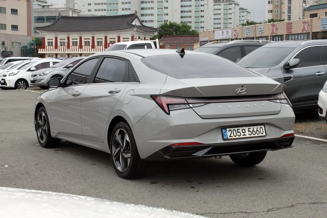 Hyundai AVANTE — фото 5