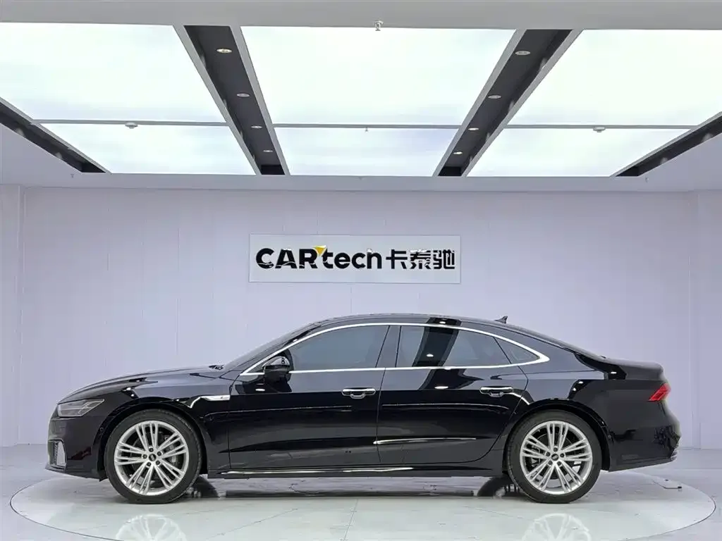 Audi A7L — фото 6