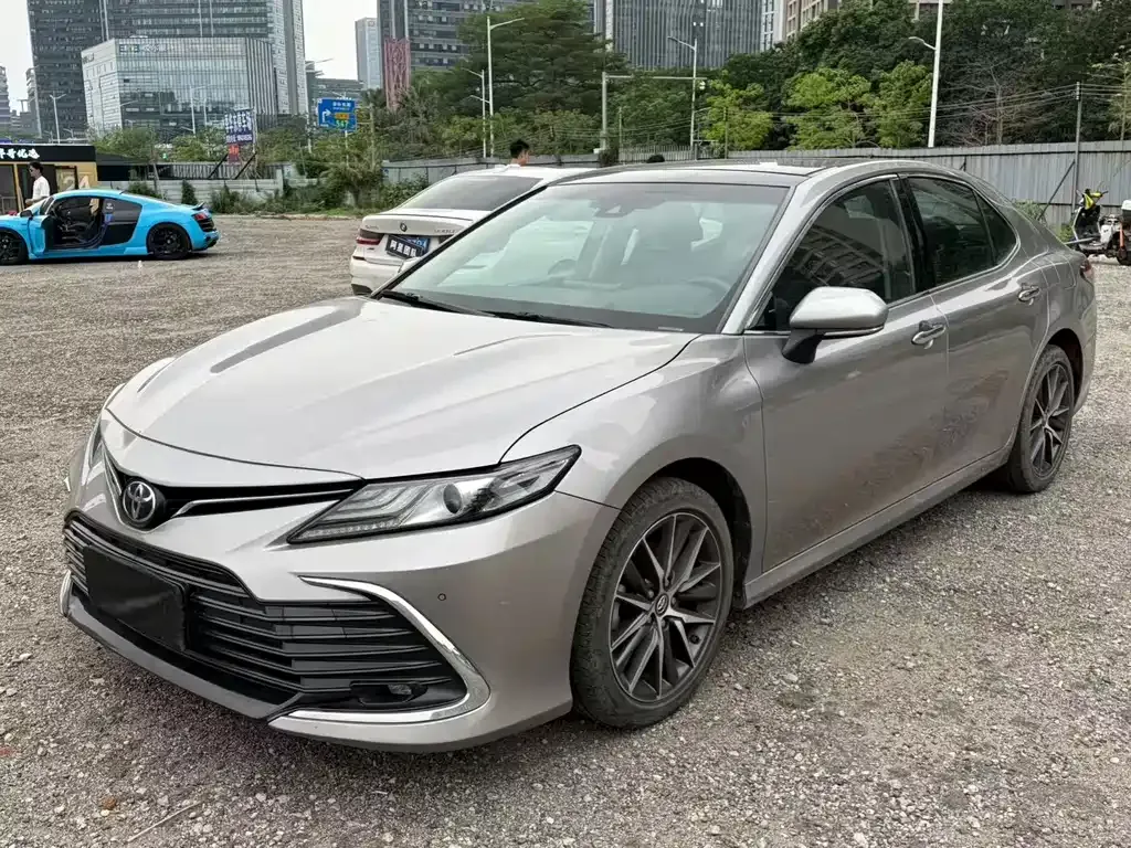 Toyota Camry — фото 6