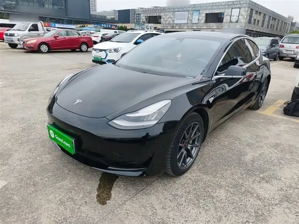 Tesla Model 3 — фото 3