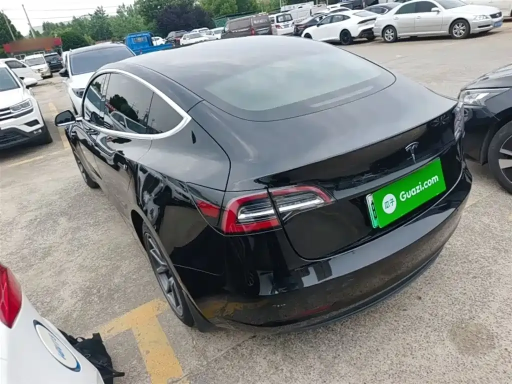 Tesla Model 3 — фото 4