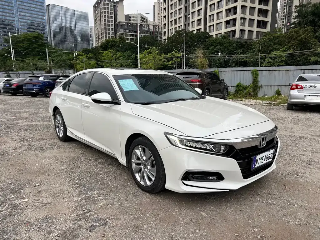Honda Accord — фото 9
