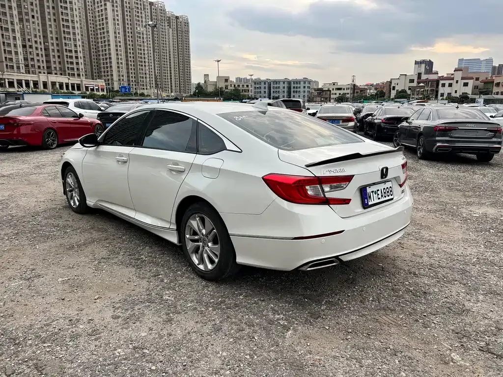 Honda Accord — фото 6