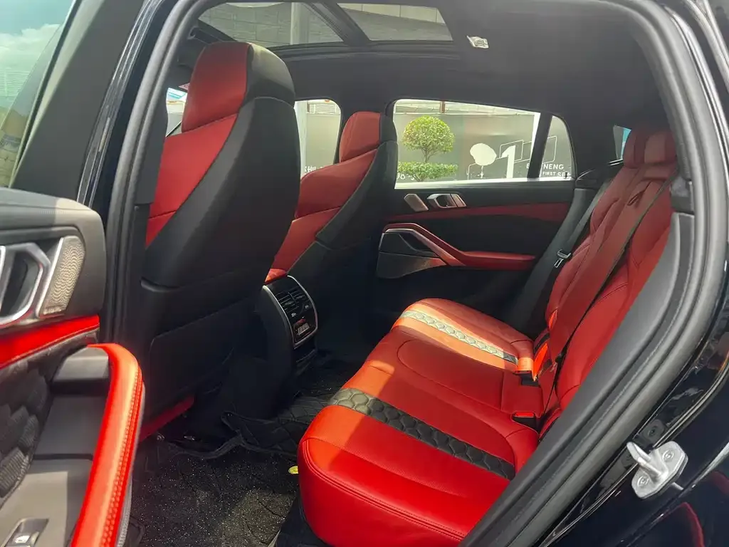 BMW X6 M 2022 из CN, фото 3