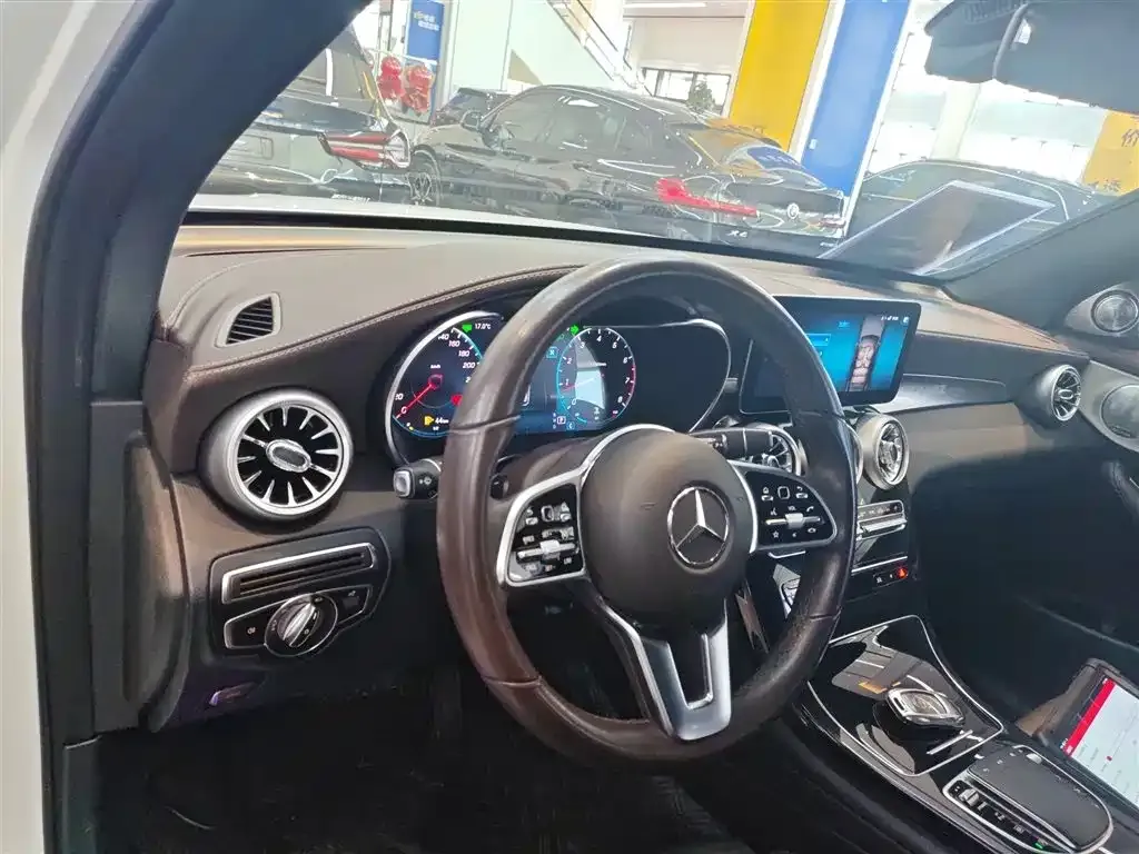 Mercedes-Benz GLC — фото 10
