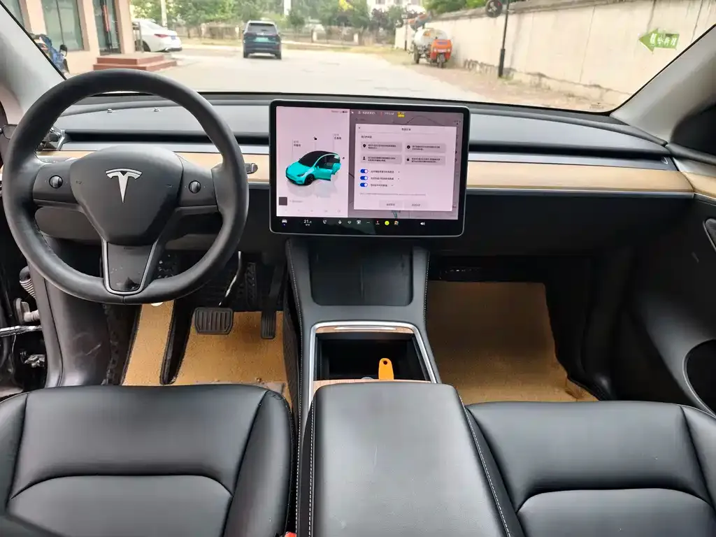 Tesla Model Y — фото 3