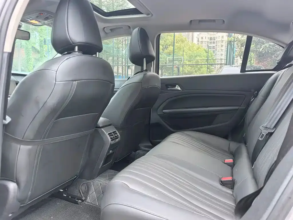 Peugeot 408 2025 из CN, фото 2