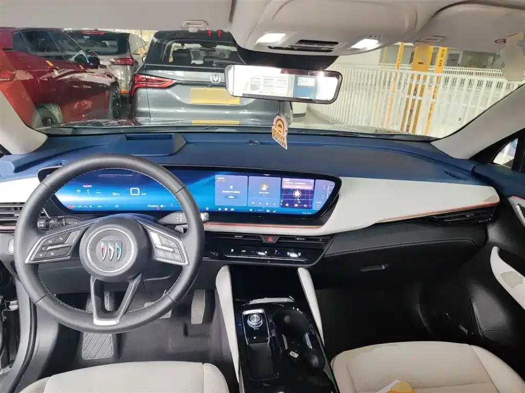 Buick Envision Plus — фото 10
