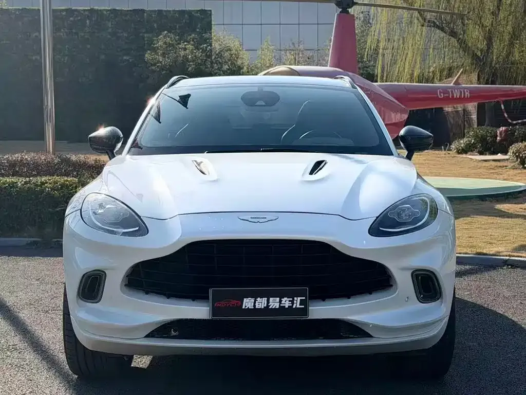 Aston Martin DBX