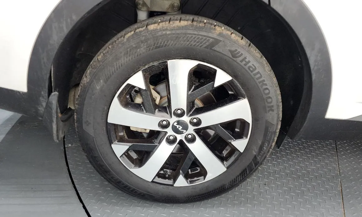 Kia Sorento — фото 8