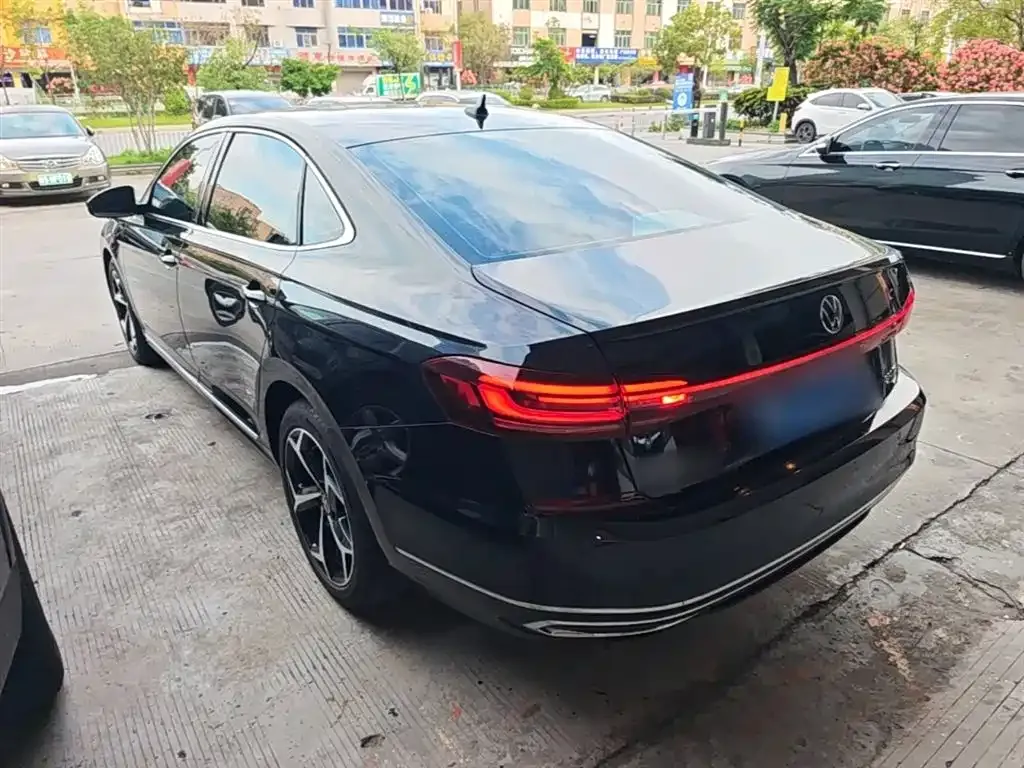 Volkswagen Passat — фото 4