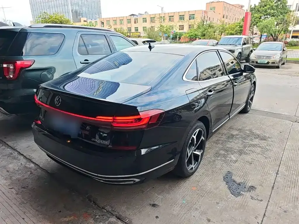 Volkswagen Passat — фото 6