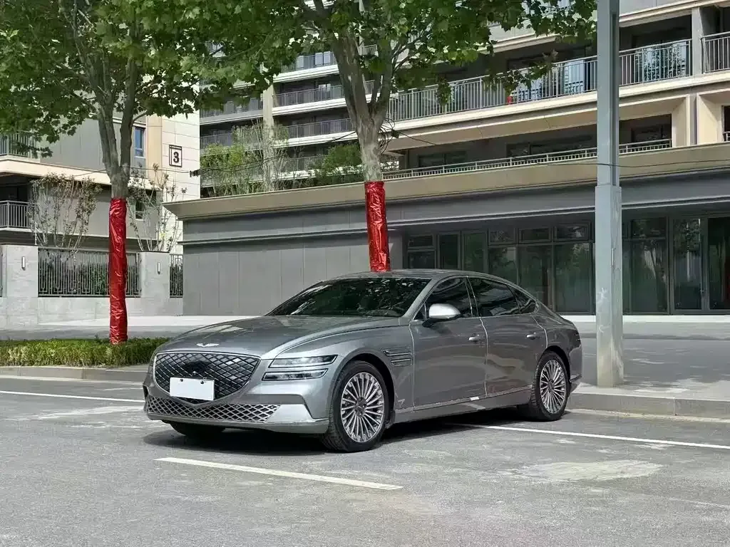 Genesis Electric G80 — фото 1