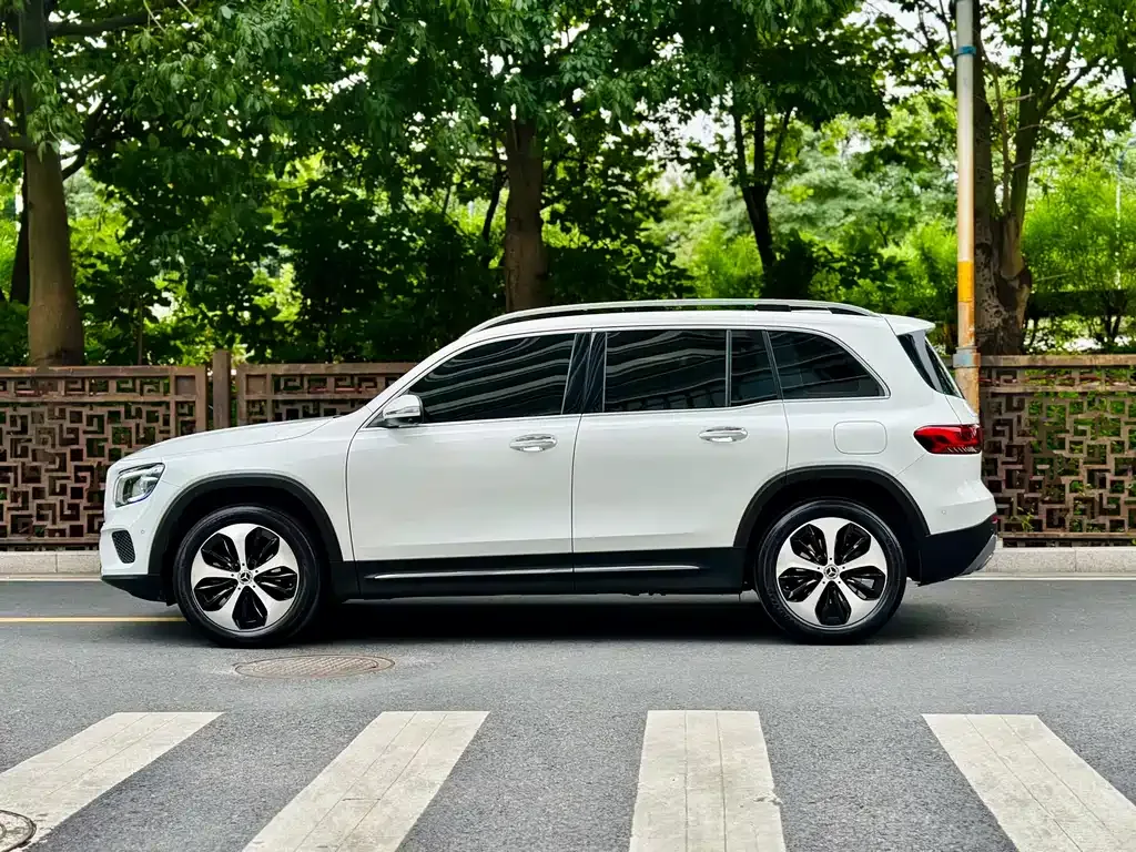 Mercedes-Benz GLB — фото 4