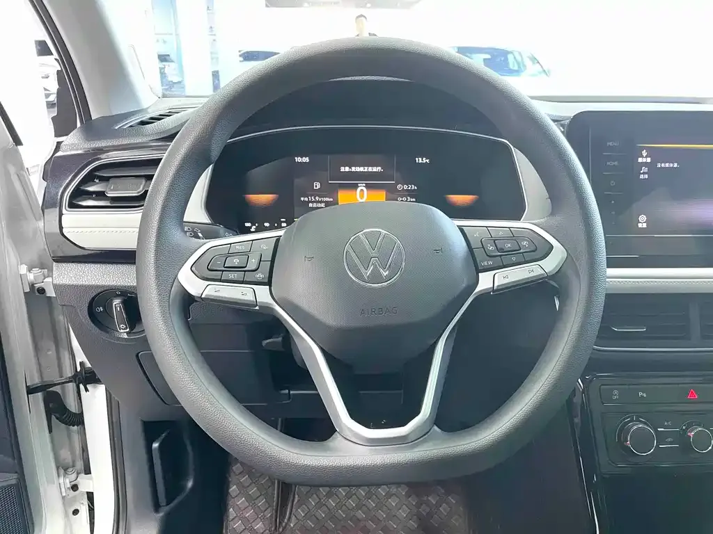 Volkswagen Tharu — фото 3